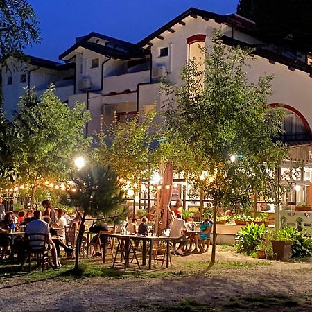 La Villa Cervia Eksteriør billede